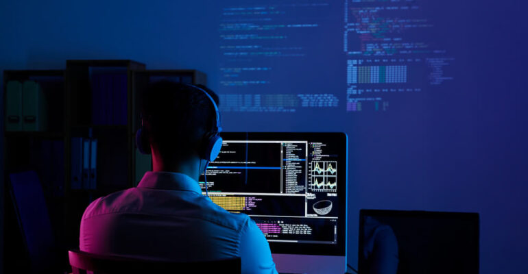 how to become a cybersecurity analyst